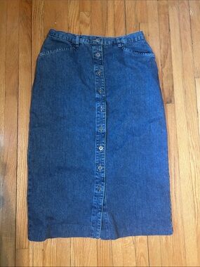 GAP size 10. Blue Denim Button-Front Skirt. Midi length.